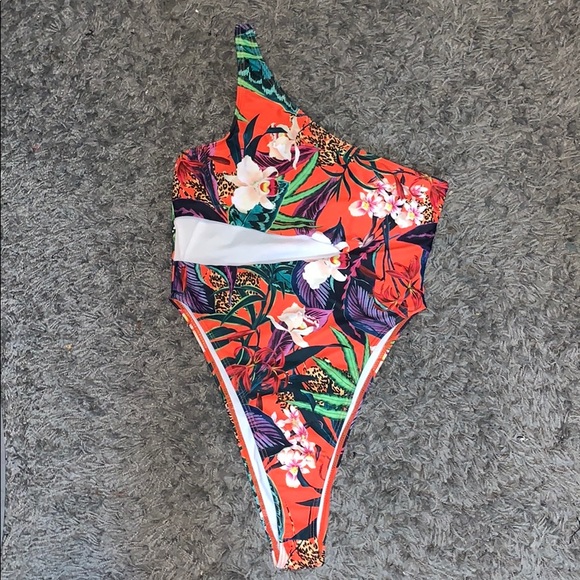 Missguided Other - Doesn’t Fit . Only tried on once